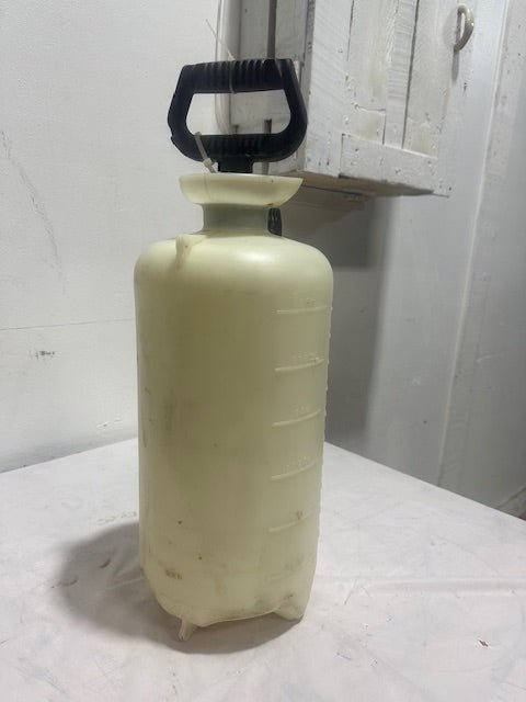 FLAVORBURST 3 GALLON SAN 740 SANITIZER TANK - Second Life - Equipment - collection_name