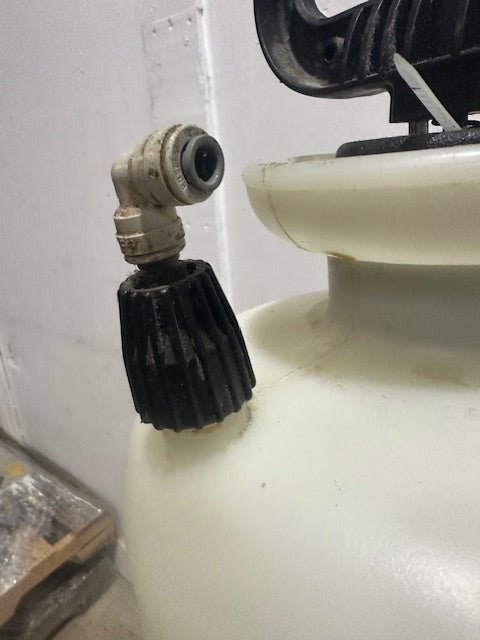 FLAVORBURST 3 GALLON SAN 740 SANITIZER TANK - Second Life - Equipment - collection_name