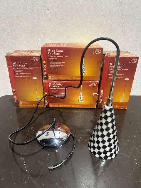 LOT OF 4 PORTFOLIO 67229 MINI CHECKER BOARD CONE PENDANT CIELING LAMPS - Second Life - Equipment - collection_name