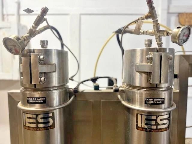 2017 IES ISO CDM 20K 2X - 2F CO2 extractor WITH Zeks Compressed Air Solutions AIR DRYER WITH EXTRA ACCRESSIORIES AND MANUAL. - Second Life - Equipment - collection_name