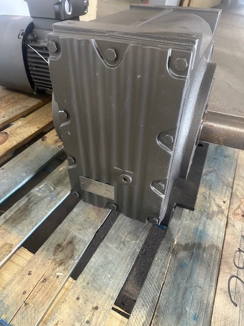 2021 SEW - EURODRIVE FAZ97 DRL160M4BE20HR/TF/EG7S/AL PARALLEL SHAFT HELICAL GEARMOTOR - Second Life - Equipment - collection_name