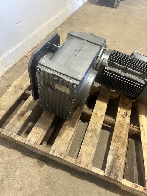 2021 SEW - EURODRIVE FAZ97 DRL160M4BE20HR/TF/EG7S/AL PARALLEL SHAFT HELICAL GEARMOTOR - Second Life - Equipment - collection_name