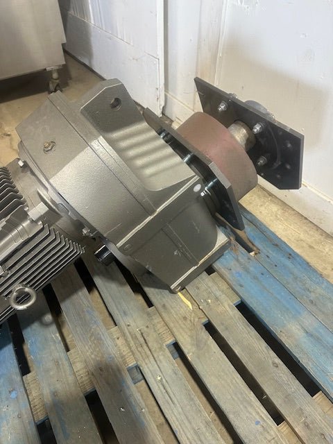 2021 SEW - EURODRIVE FAZ97 DRL160M4BE20HR/TF/EG7S/AL PARALLEL SHAFT HELICAL GEARMOTOR - Second Life - Equipment - collection_name