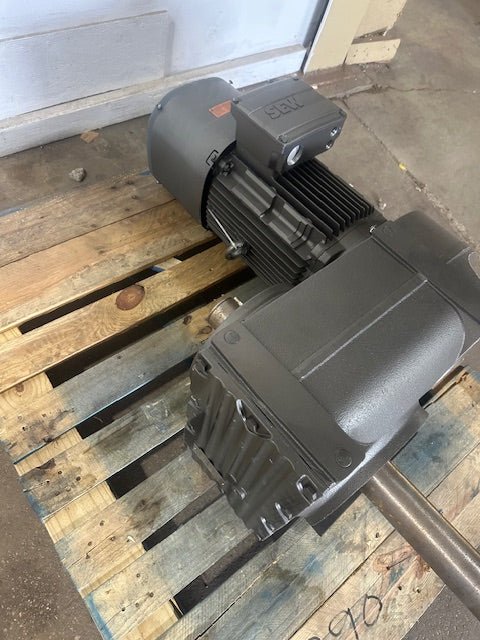 2021 SEW - EURODRIVE FAZ97 DRL160M4BE20HR/TF/EG7S/AL PARALLEL SHAFT HELICAL GEARMOTOR - Second Life - Equipment - collection_name