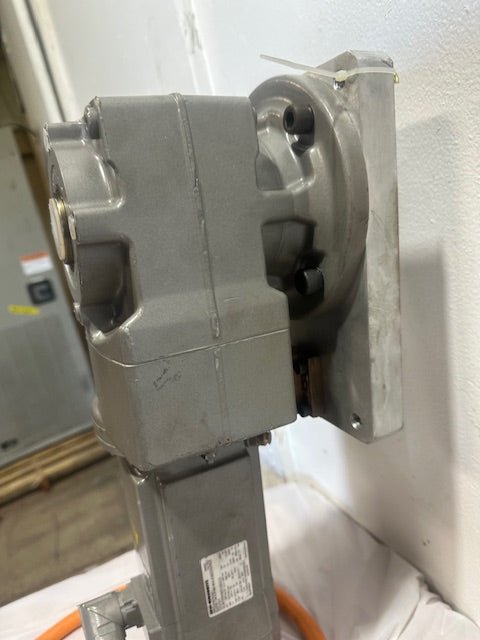 2021 SEW - EURODRIVE KAF29 CM3C63M - 45A - P/BZ/DI/PK/E SYNCHRONOUS SERVO MOTOR W/RIGHT ANGLE GEARBOX - Second Life - Equipment - collection_name