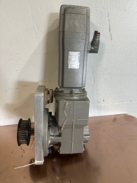 2021 SEW - EURODRIVE KAF29 CM3C63M - 45A - P/BZ/DI/PK/E SYNCHRONOUS SERVO MOTOR W/RIGHT ANGLE GEARBOX - Second Life - Equipment - collection_name