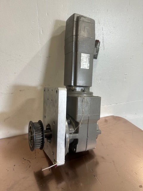 2021 SEW - EURODRIVE KAF29 CM3C63M - 45A - P/BZ/DI/PK/E SYNCHRONOUS SERVO MOTOR W/RIGHT ANGLE GEARBOX - Second Life - Equipment - collection_name
