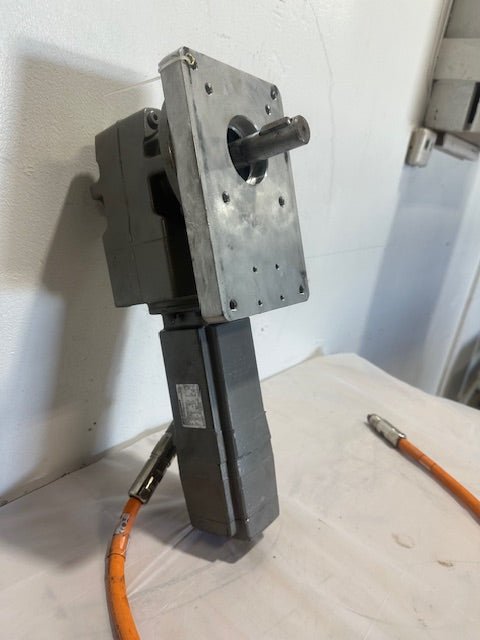 2021 SEW - EURODRIVE KAF29 CM3C63M - 45A - P/BZ/DI/PK/E SYNCHRONOUS SERVO MOTOR W/RIGHT ANGLE GEARBOX - Second Life - Equipment - collection_name