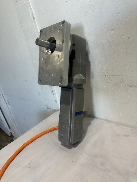 2021 SEW - EURODRIVE KAF29 CM3C63M - 45A - P/BZ/DI/PK/E SYNCHRONOUS SERVO MOTOR W/RIGHT ANGLE GEARBOX - Second Life - Equipment - collection_name