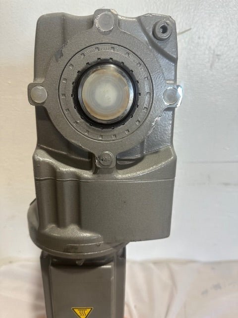 2021 SEW - EURODRIVE KAF29 CM3C63M - 45A - P/BZ/DI/PK/E SYNCHRONOUS SERVO MOTOR W/RIGHT ANGLE GEARBOX - Second Life - Equipment - collection_name