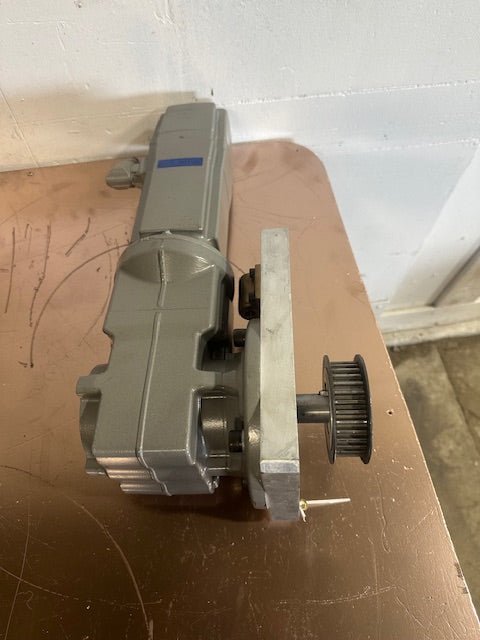 2021 SEW - EURODRIVE KAF29 CM3C63M - 45A - P/BZ/DI/PK/E SYNCHRONOUS SERVO MOTOR W/RIGHT ANGLE GEARBOX - Second Life - Equipment - collection_name