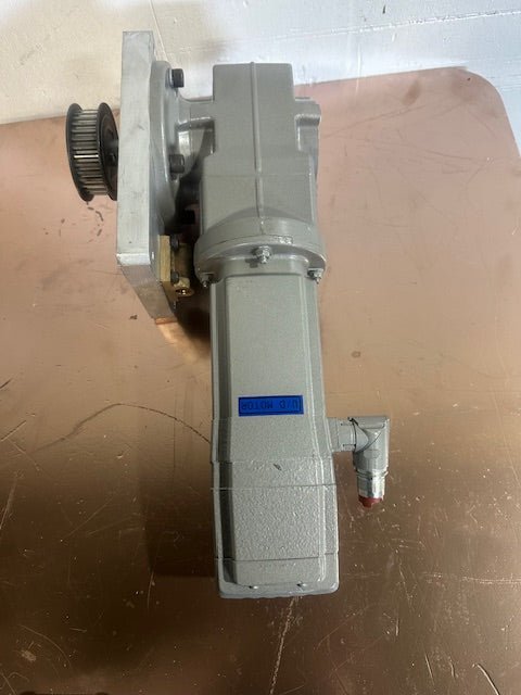 2021 SEW - EURODRIVE KAF29 CM3C63M - 45A - P/BZ/DI/PK/E SYNCHRONOUS SERVO MOTOR W/RIGHT ANGLE GEARBOX - Second Life - Equipment - collection_name