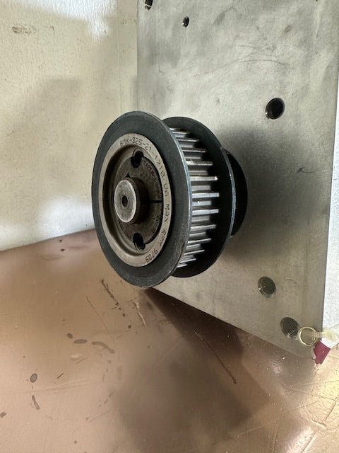 2021 SEW - EURODRIVE KAF29 CM3C63M - 45A - P/BZ/DI/PK/E SYNCHRONOUS SERVO MOTOR W/RIGHT ANGLE GEARBOX - Second Life - Equipment - collection_name