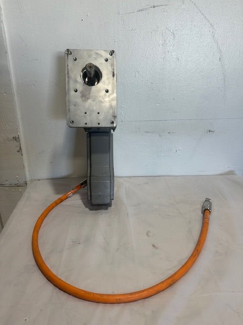 2021 SEW - EURODRIVE KAF29 CM3C63M - 45A - P/BZ/DI/PK/E SYNCHRONOUS SERVO MOTOR W/RIGHT ANGLE GEARBOX - Second Life - Equipment - collection_name