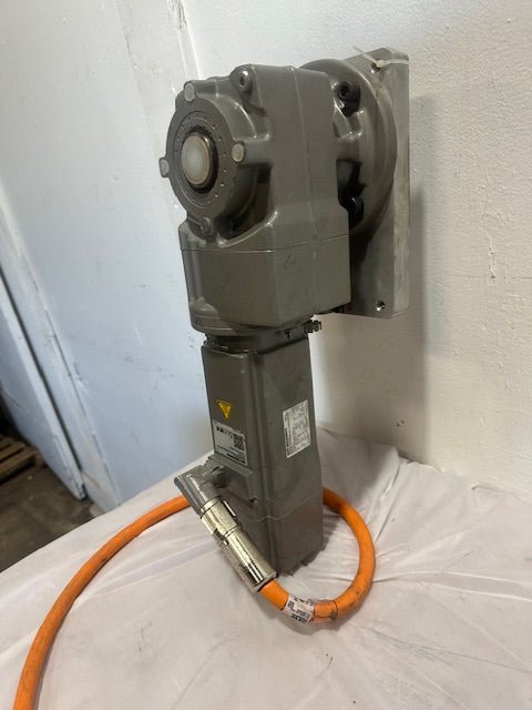 2021 SEW - EURODRIVE KAF29 CM3C63M - 45A - P/BZ/DI/PK/E SYNCHRONOUS SERVO MOTOR W/RIGHT ANGLE GEARBOX - Second Life - Equipment - collection_name