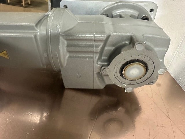 2021 SEW - EURODRIVE KAF29 CM3C63M - 45A - P/BZ/DI/PK/E SYNCHRONOUS SERVO MOTOR W/RIGHT ANGLE GEARBOX - Second Life - Equipment - collection_name