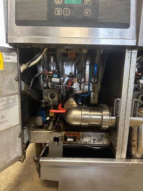 "PITCO MODEL SSH55" N GAS COMMERCIAL DEEP FRYER ON CASTER 50LBS,80000 BTU
