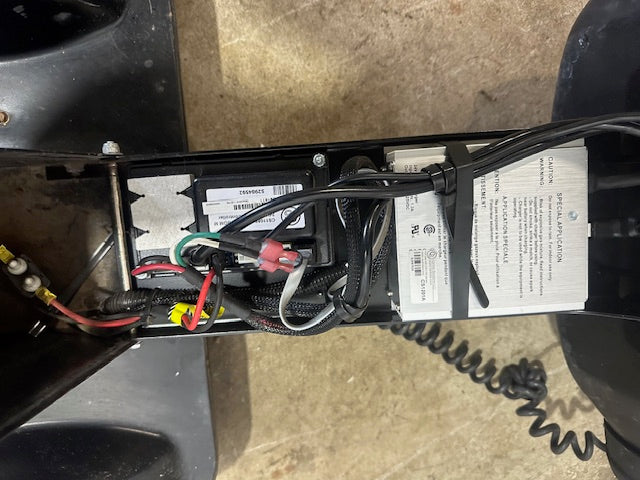 "AMIGO" HANDICAP/SHOPPING CART RECHARABLE 500LB MAX W/ *NEW BATTERY