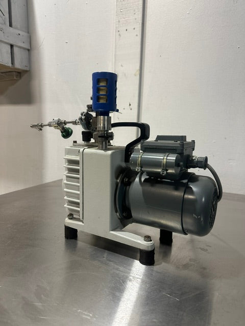 LEYBOLD-HERAEUS S2A TRIVAC ROTARY VANE VACUUM PUMP