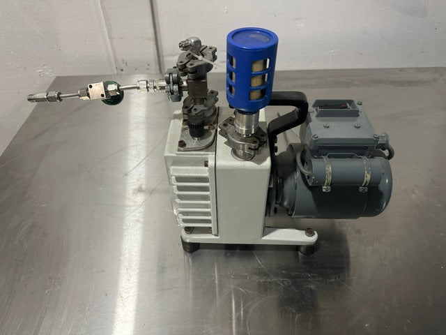 LEYBOLD-HERAEUS S2A TRIVAC ROTARY VANE VACUUM PUMP