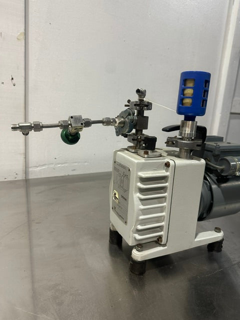 LEYBOLD-HERAEUS S2A TRIVAC ROTARY VANE VACUUM PUMP