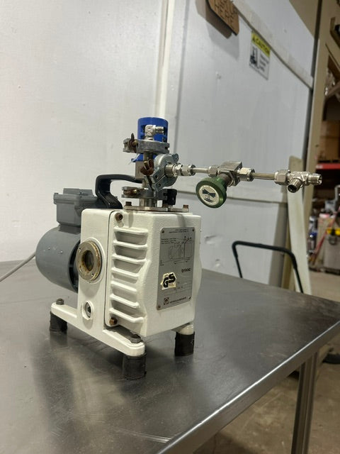 LEYBOLD-HERAEUS S2A TRIVAC ROTARY VANE VACUUM PUMP
