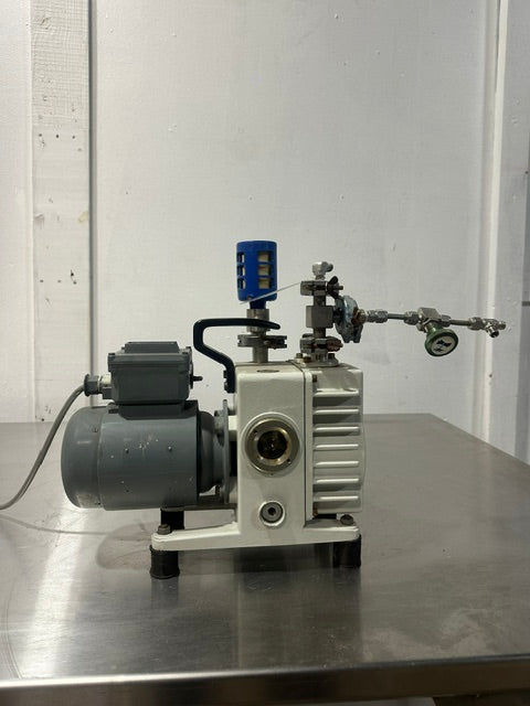 LEYBOLD-HERAEUS S2A TRIVAC ROTARY VANE VACUUM PUMP