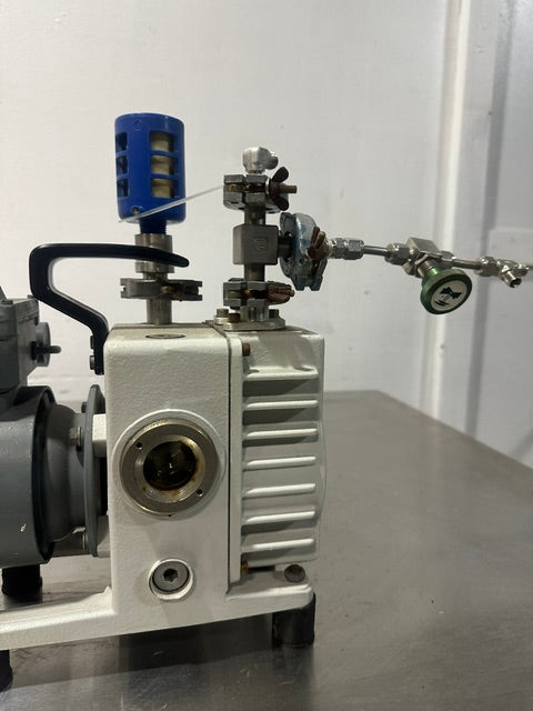 LEYBOLD-HERAEUS S2A TRIVAC ROTARY VANE VACUUM PUMP