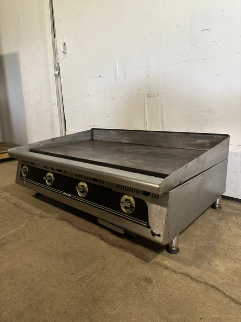 "ULTRA MAX" NATURAL GAS 48 IN WIDE COUNTER TOP GRIDDLE W/ GREASE PAN