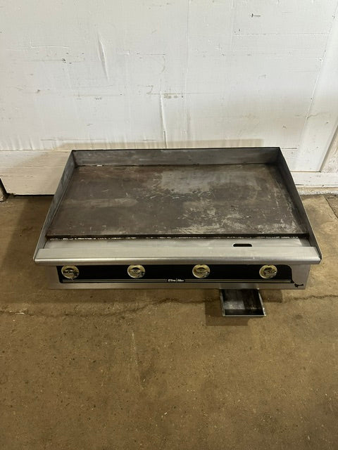 "ULTRA MAX" NATURAL GAS 48 IN WIDE COUNTER TOP GRIDDLE W/ GREASE PAN