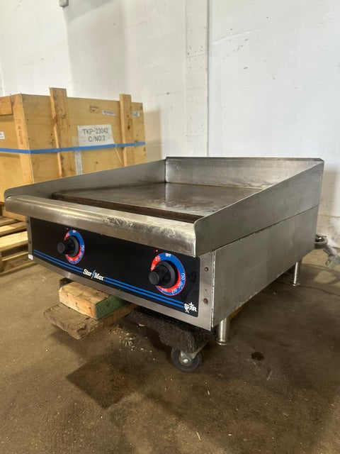 "STAR MAX" COMMERCIAL THERMOSTATIC ELECTRIC 24"W COUNTER TOP GRIDDLE ON LEGS