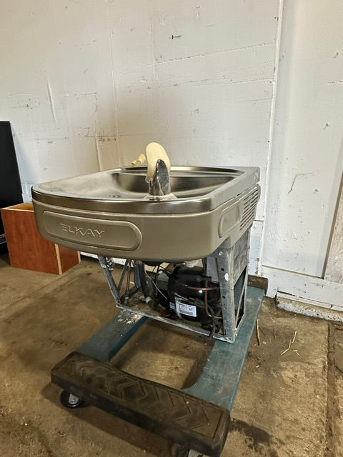 "ELKAY EZFS8 1A" WALL MOUNTED WATER COOLER DRINKING FOUNTAIN, 115V, 1PH