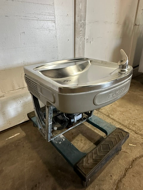"ELKAY EZFS8 1A" WALL MOUNTED WATER COOLER DRINKING FOUNTAIN, 115V, 1PH