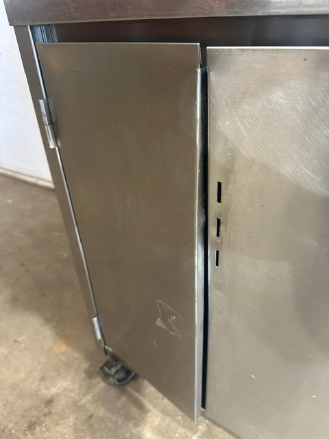 ZUMMO Z14C 110V H.D COMMERCIAL S.S AUTOMATIC CITRUS JUICER MACHINE ON SERVICE CABINET