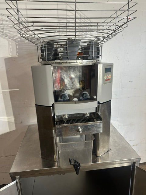 ZUMMO Z14C 110V H.D COMMERCIAL S.S AUTOMATIC CITRUS JUICER MACHINE ON SERVICE CABINET