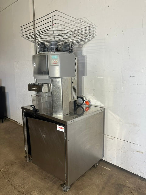 ZUMMO Z14C 110V H.D COMMERCIAL S.S AUTOMATIC CITRUS JUICER MACHINE ON SERVICE CABINET