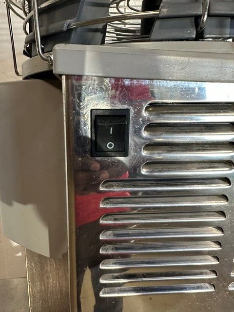 ZUMMO Z14C 110V H.D COMMERCIAL S.S AUTOMATIC CITRUS JUICER MACHINE ON SERVICE CABINET