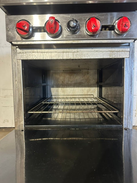 "AMERICAN RANGE" H.D COMMERCIAL N GAS 4 BURNER STOVE WITH OVEN
