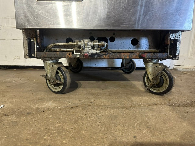 "AMERICAN RANGE" H.D COMMERCIAL N GAS 4 BURNER STOVE WITH OVEN