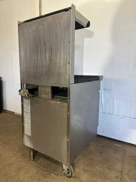 "AMERICAN RANGE" H.D COMMERCIAL N GAS 4 BURNER STOVE WITH OVEN