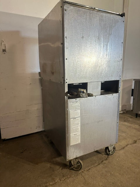 "AMERICAN RANGE" H.D COMMERCIAL N GAS 4 BURNER STOVE WITH OVEN