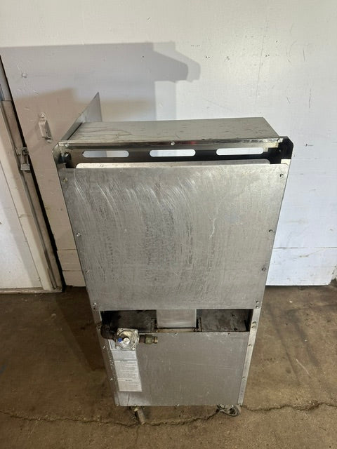 "AMERICAN RANGE" H.D COMMERCIAL N GAS 4 BURNER STOVE WITH OVEN