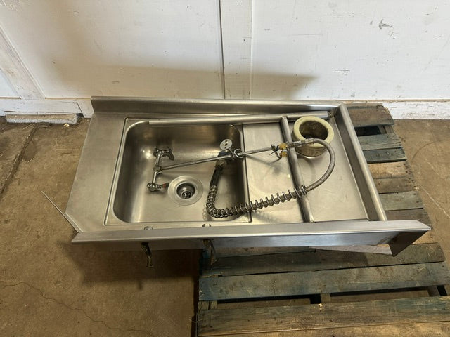 H.D COMMERCIAL RIGHTSIDE CLEAN TABLE W/SINK FOR DISHWSHER