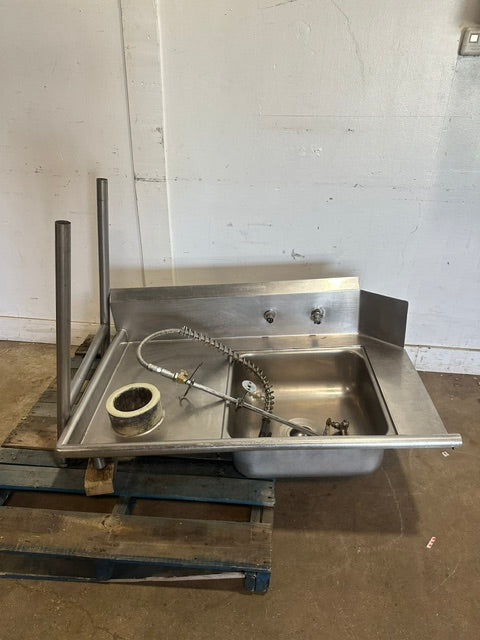 H.D COMMERCIAL RIGHTSIDE CLEAN TABLE W/SINK FOR DISHWSHER