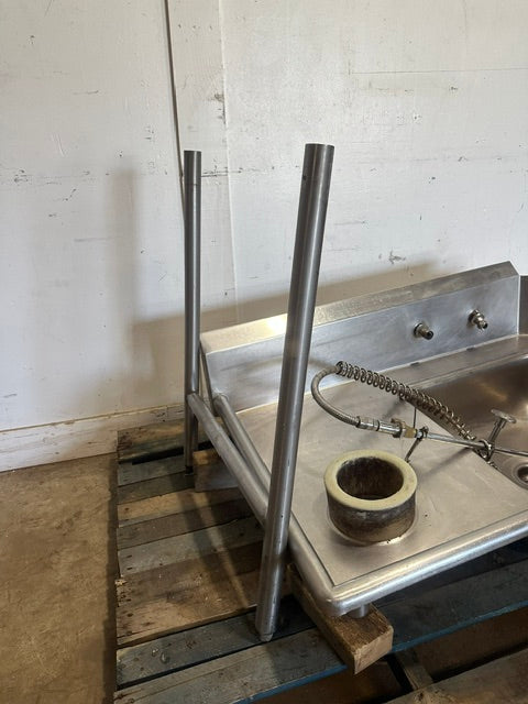 H.D COMMERCIAL RIGHTSIDE CLEAN TABLE W/SINK FOR DISHWSHER