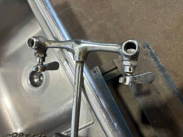 H.D COMMERCIAL RIGHTSIDE CLEAN TABLE W/SINK FOR DISHWSHER