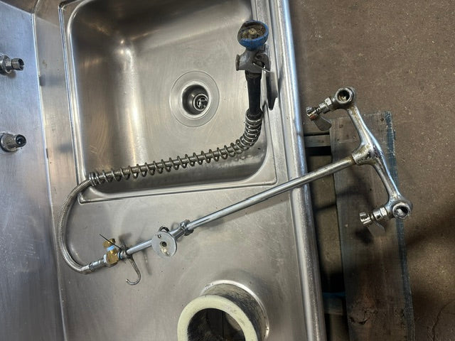 H.D COMMERCIAL RIGHTSIDE CLEAN TABLE W/SINK FOR DISHWSHER