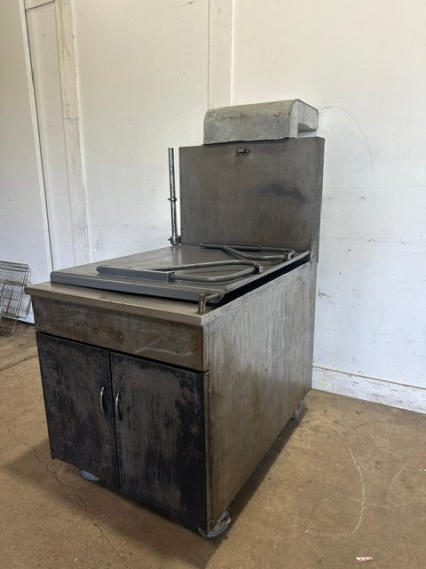 H.D COMMERCIAL 24"x24" LP DONUT FRYER ON CASTERS