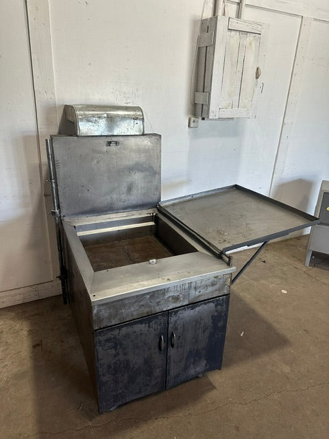 H.D COMMERCIAL 24"x24" LP DONUT FRYER ON CASTERS