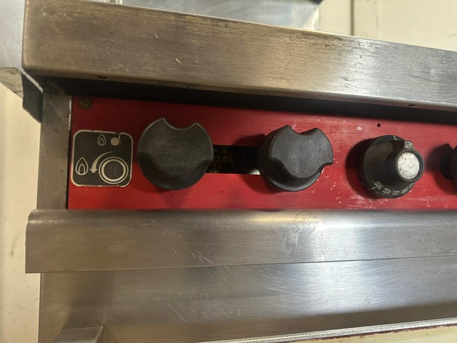 "VULCAN 24L" H.D COMMERCIAL NATURAL GAS 4 BURNER STOVE WITH OVEN